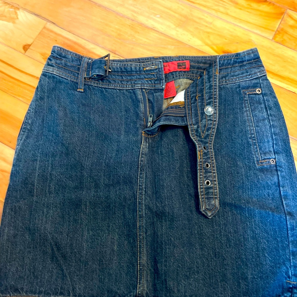 Mossuussee dark denim skort size 3